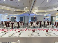 Village Hotel Manchester Cheadle Hotels near Didsbury