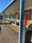 Paddle Steamer Motel - parking