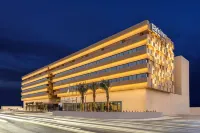 Park Inn by Radisson Riyadh Hotel dekat Vlore