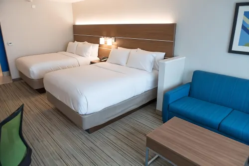 Holiday Inn Express & Suites MISHAWAKA - SOUTH BEND by IHG - parking