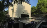 H la Cabaña Hotel in zona CeDInt UPM