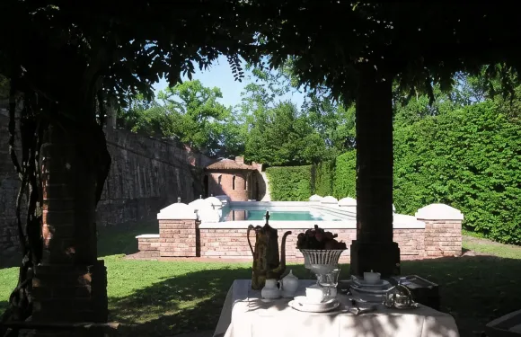 蓋比亞諾城堡酒店