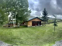 2 Private Cabins on an Secluded Acre, Walk to Restaurants, Fully Fenced Hotels in Apache County
