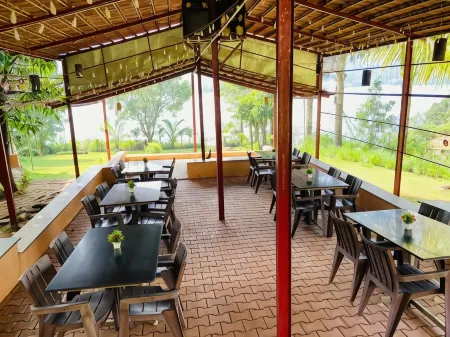 Lakeview Resort Lavasa Отели в г. Saiv Kh