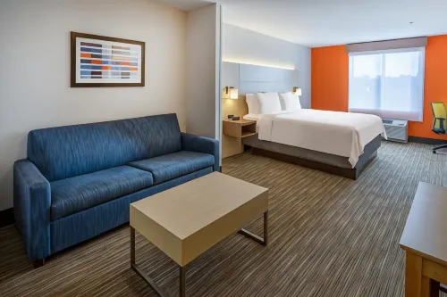 Holiday Inn Express & Suites Salisbury - Delmar
