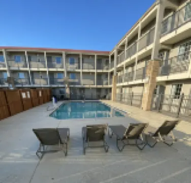 Wingate by Wyndham Galveston Beachfront at Seawall - Pet friendly