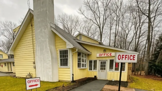 Country Place Inn and Suites White Haven