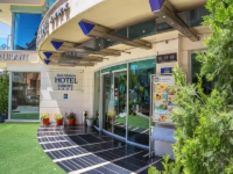 Europe Hotel ThaimOut周辺のホテル