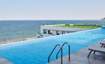 Alezzi Infinity Aparthotel & Spa