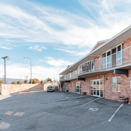 Alexandra Heights Motel