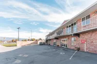 Alexandra Heights Motel - parking