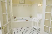 Healdsburg Inn on the Plaza, A Four Sisters Inn Hotels in Healdsburg