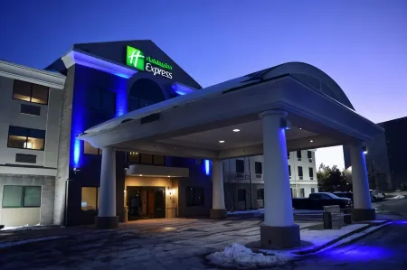 Holiday Inn Express 錫拉丘茲機場