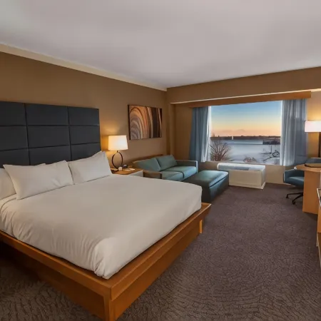 DoubleTree by Hilton Niagara Falls