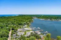 Open Layout Townhome Near All the Fun