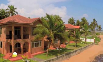 Coconut Grove Beach Resort