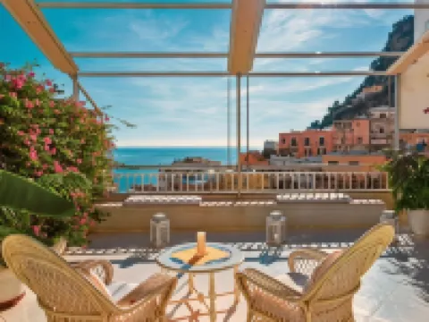 ヴィラ イアラ ポジターノのホテル