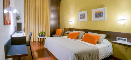 Hotel America Igualada Отели в г. Эль-Брук