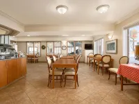 Super 8 by Wyndham High Level AB โรงแรมในไฮเลเวล