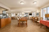 Super 8 by Wyndham High Level AB Hotels in High Level