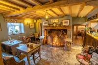 The White Hart, South Harting - Parkplatz