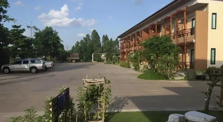 Villa Thiwa Hotel Отели рядом с достопримечательностью «Chao Mae Song Nang Phi Nong Shrine»