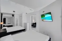 2 Bedrooms condo on the beach in Miami Beach