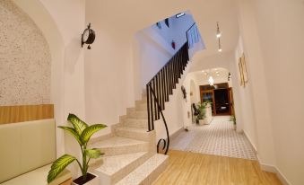 L'Amie Hotel & Studio