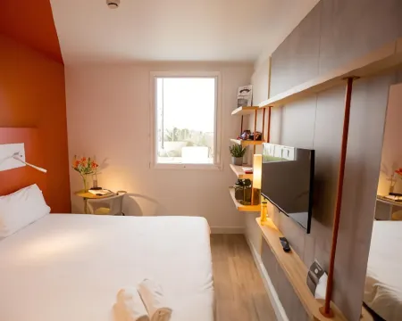 ibis budget Cherbourg La Glacerie Hôtels à : Manche