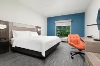 Holiday Inn Express & Suites Newport South