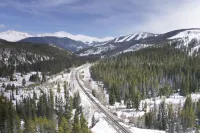 Winter Park Home w/views, heated garage, hot tub!