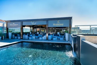 دبليو آند بي سانتو دومنجو Hotels near Malecon