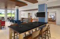 Holiday Inn Express & Suites Duluth North - Miller Hill by IHG Các khách sạn ở Proctor