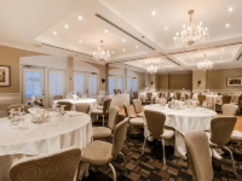 Le St-Martin Hotel & Suites Hoteles en Laval