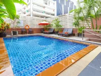 FuramaXclusive Sukhumvit Hotel dekat pusat perbelanjaan Central Embassy