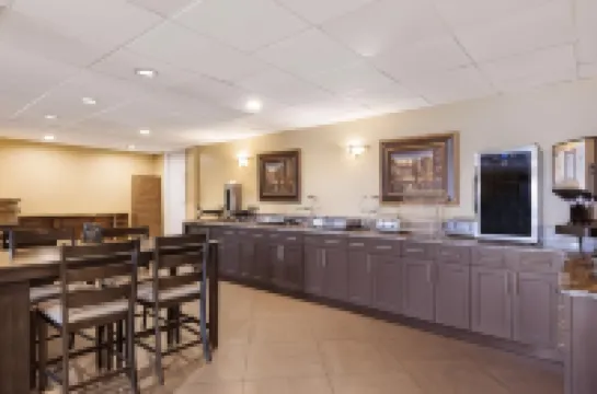 SureStay Hotel by Best Western St. Pete Clearwater Airport