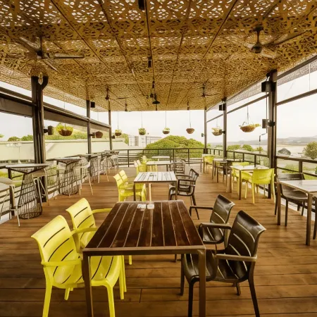 Gateway Hotel & Apartments