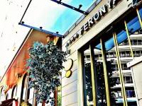 فندق فيرونيا Hotels near تاليمهانة