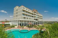 The Fern Sattva Resort Dwarka, Series by Marriott - piscina