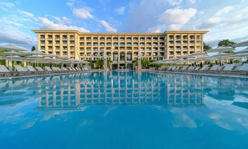 Astor Garden Hotel