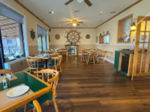 Riviera Inn & Suites 1000 Islands Hotels in Gananoque