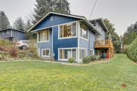 Redmond Retreat Steps to Lake and Idylwood Park!