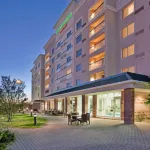 Courtyard Toronto Vaughan Hotel berhampiran Splash Works