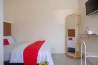 RedDoorz near Laweyan Gentan Hotels in Gatak