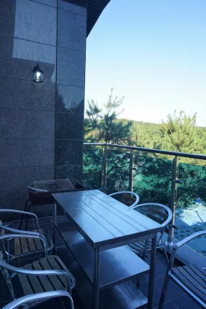 Yeoju Hangaroi Pension Отели рядом с достопримечательностью «Silleuksa»