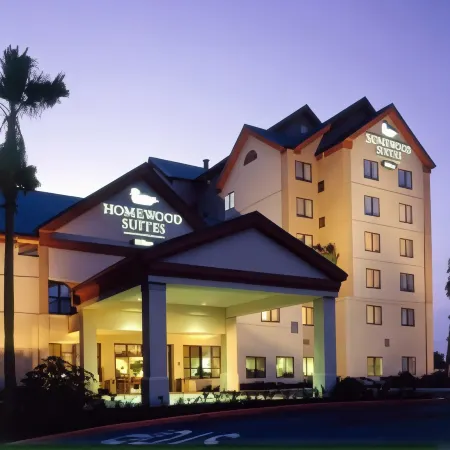 Homewood Suites by Hilton Anaheim - Main Gate Area Отели рядом с достопримечательностью «Университет Стантон»