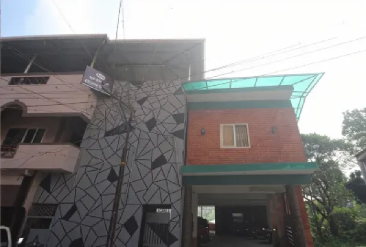 Hotel Holiday Break Hotels near Nallamudi Viewpoint