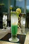 Quest Hotel Darmo - Surabaya by Aston - bar