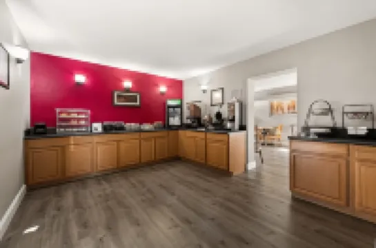 Rodeway Inn Richmond Hotels in Dumbarton