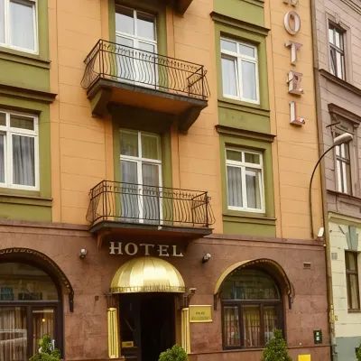 Aneks Hotelu Kazimierz โรงแรมใกล้โบสถ์ยิวเรมู